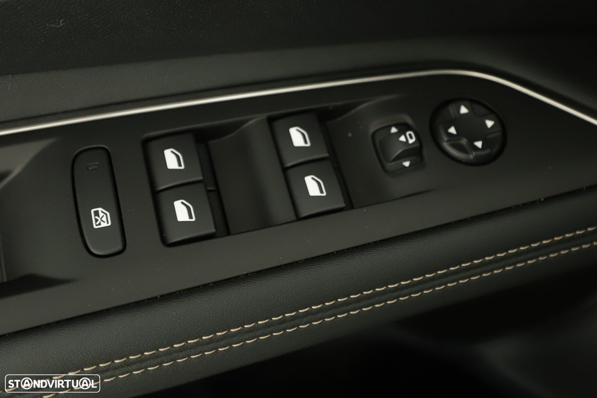 Peugeot 3008 1.2 PureTech GT EAT8 - 21