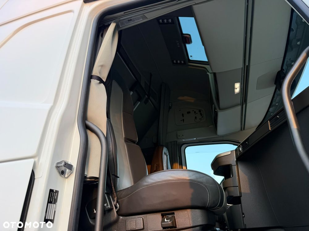 Volvo FH 500 I-SAVE/PODUSZKA P+T/SKÓRY/NAVI/FULL LED/ON 1200 L - 25