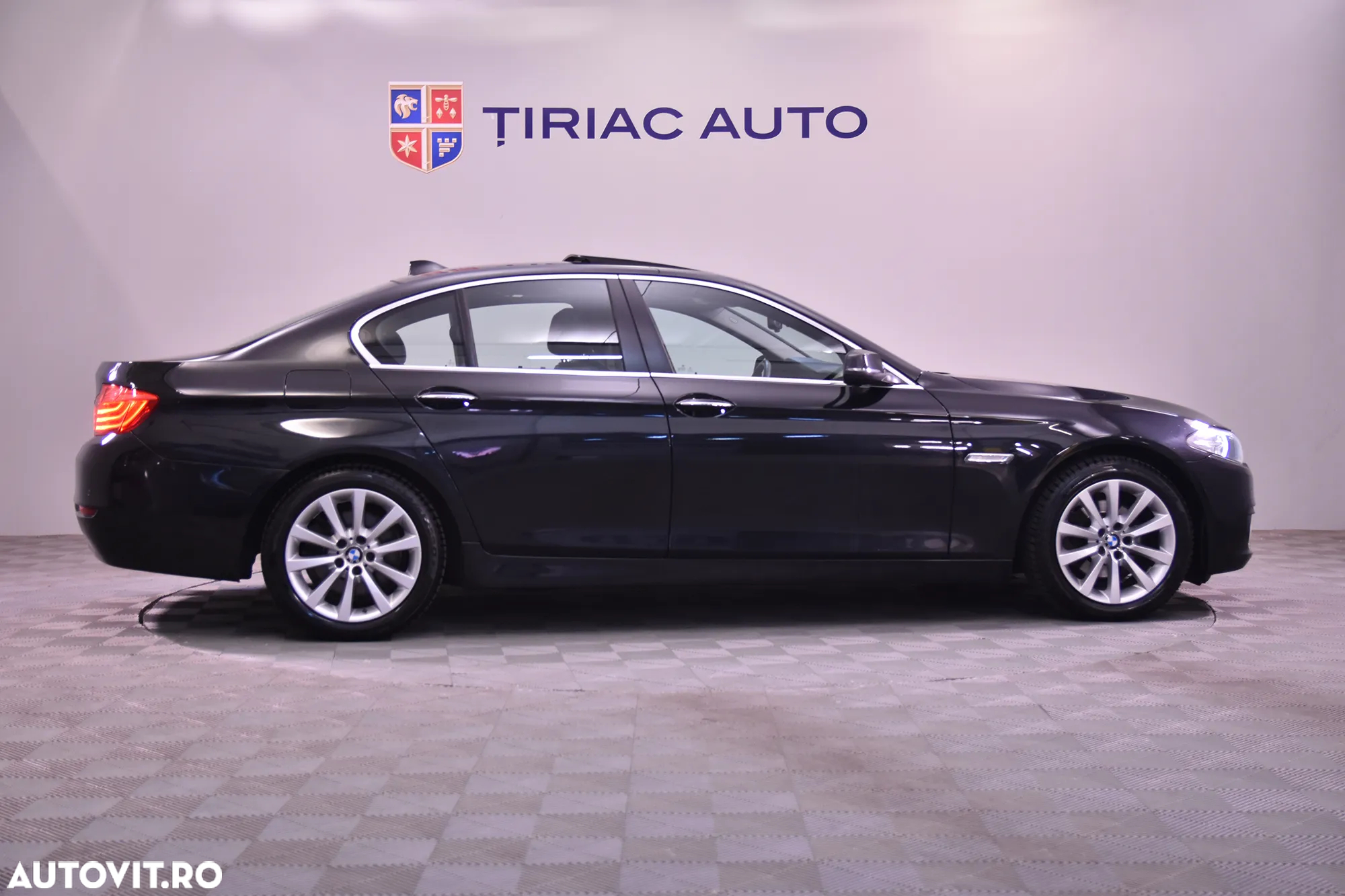 BMW Seria 5 520d xDrive - 6