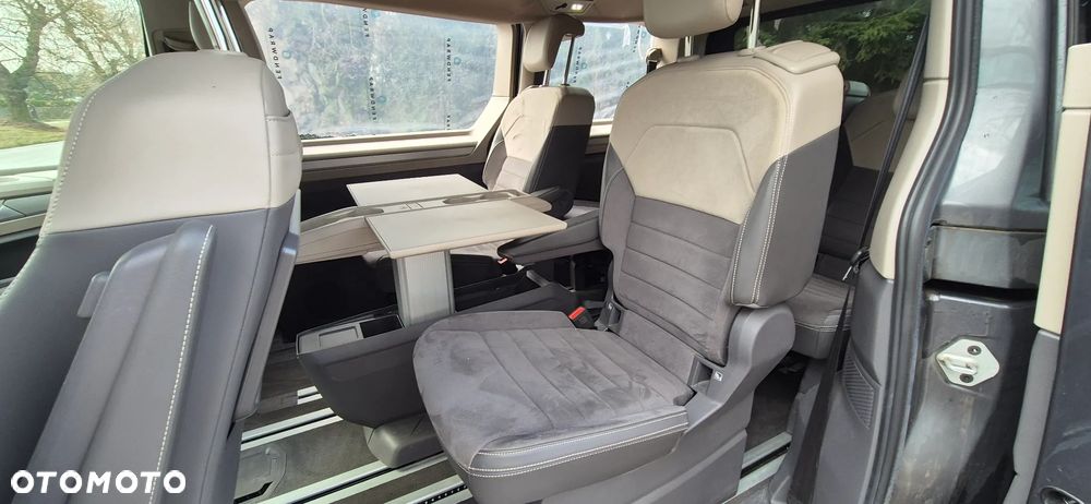 Volkswagen Multivan - 25