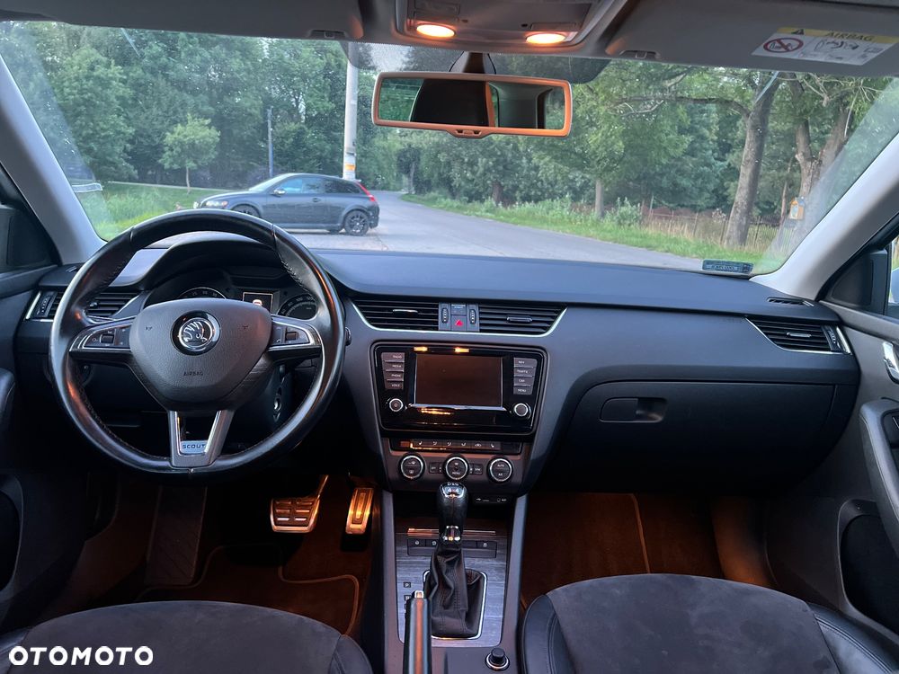 Skoda Octavia Scout 2.0 TDI 4x4 DSG - 15