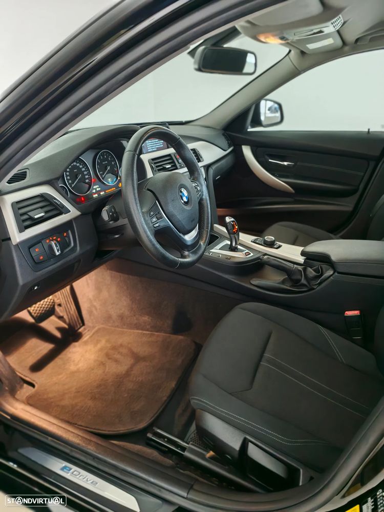 BMW 330 e iPerformance Advantage - 8