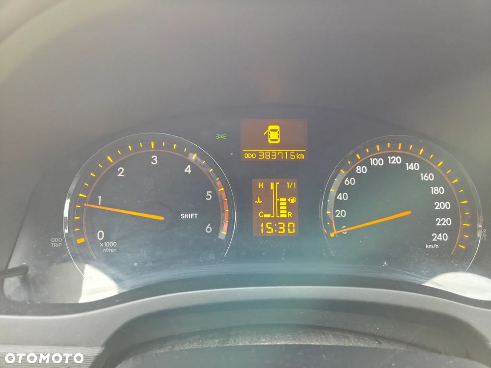 Toyota Avensis - 4
