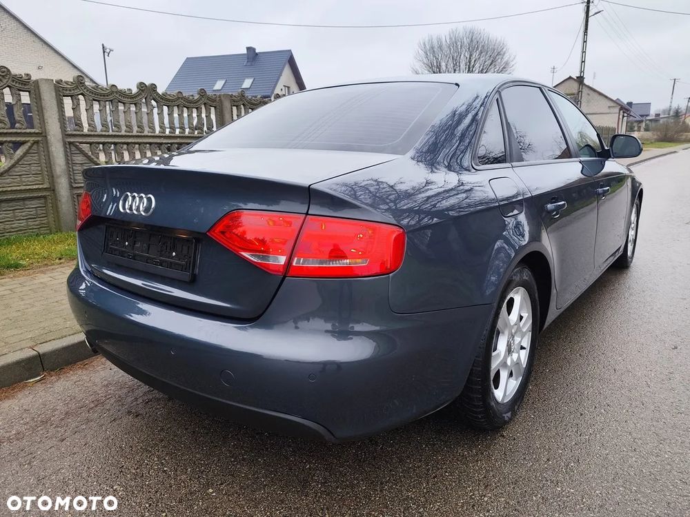 Audi A4 Limousine - 16