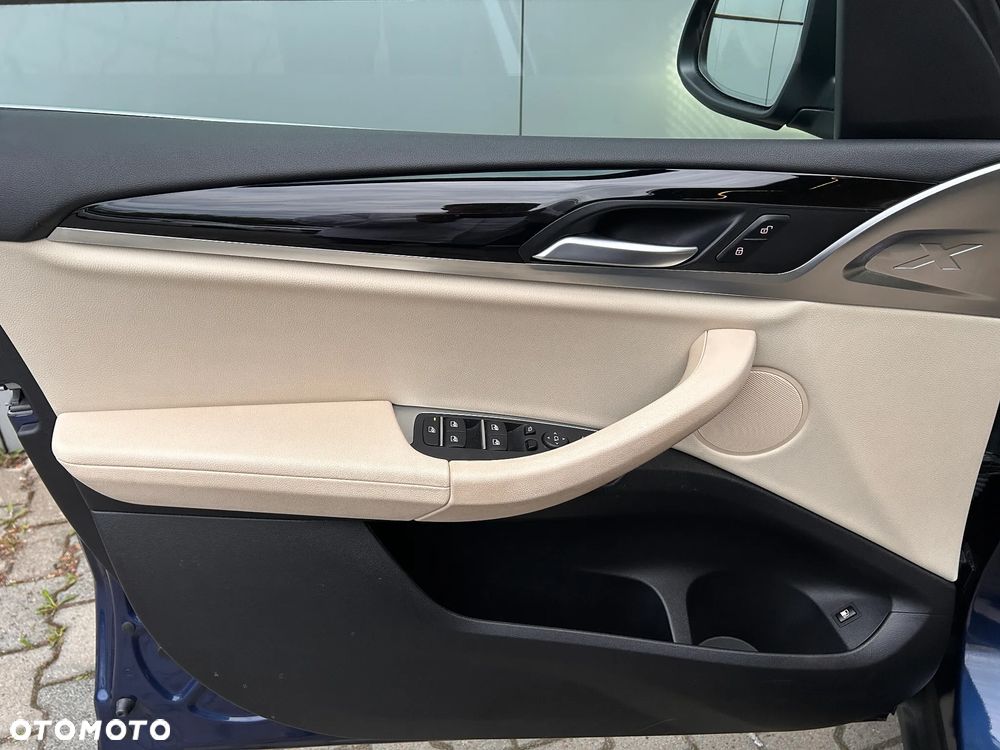 BMW X3 xDrive30e - 13