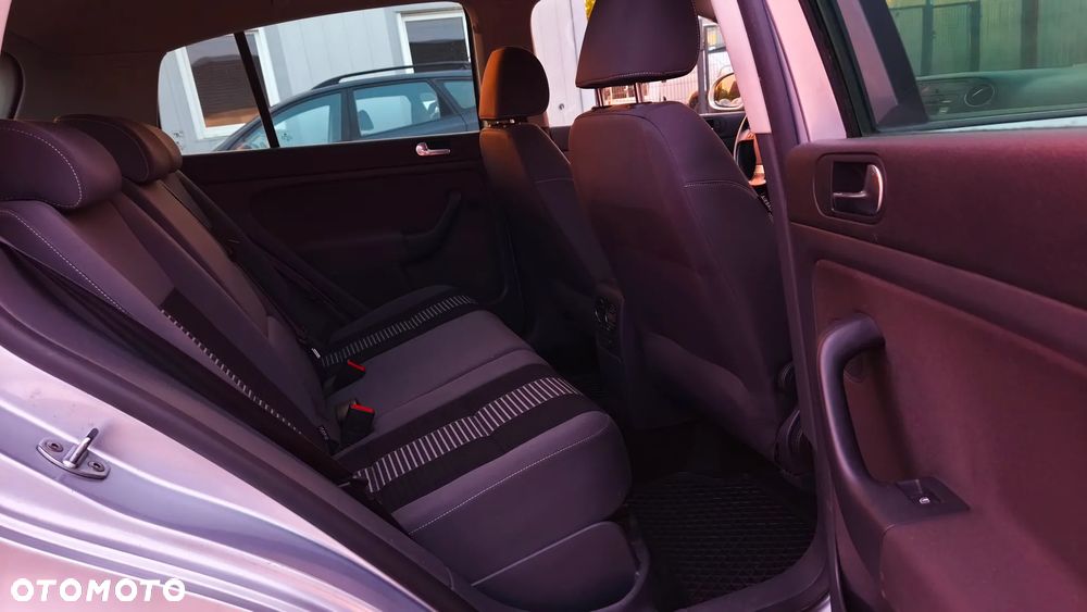 Volkswagen Golf - 31