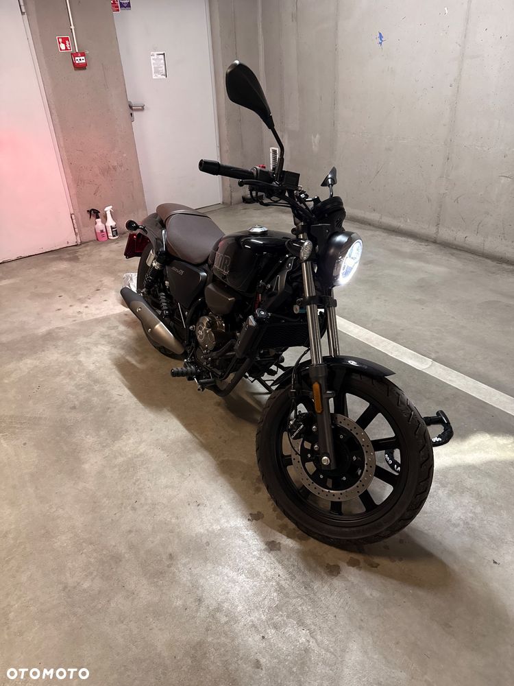 QJMOTOR SRV 125 - 1