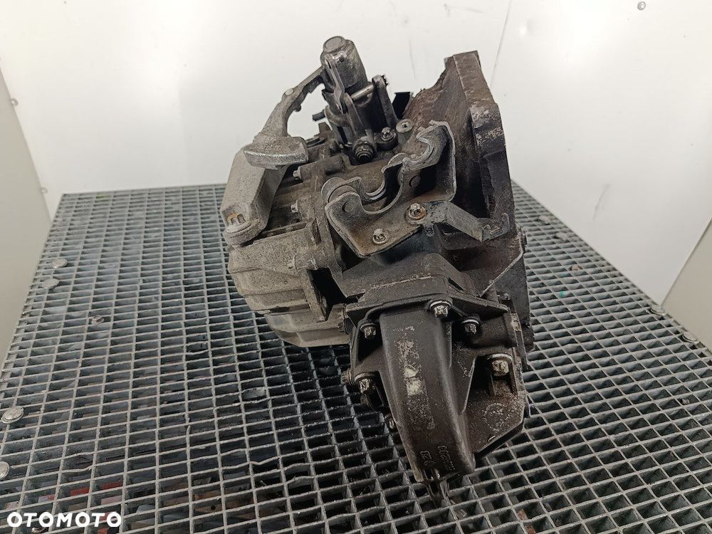 SKRZYNIA BIEGÓW MANUALNA 6 OPEL ASTRA H M32  55192042 1.7 CDTI - 2