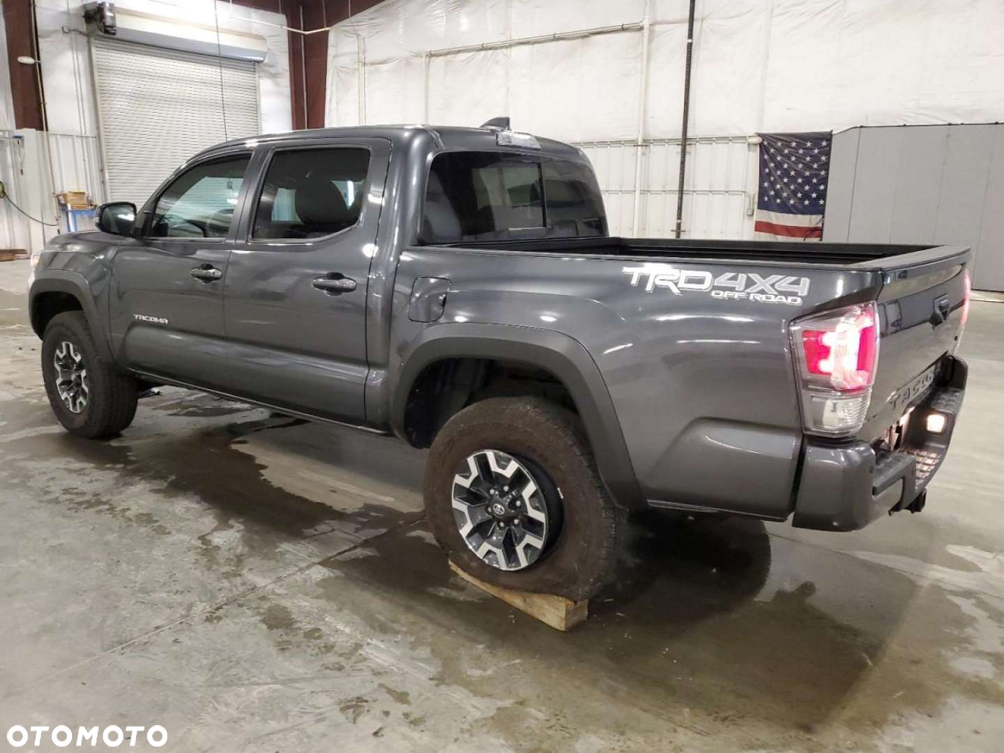 Toyota Tacoma - 2
