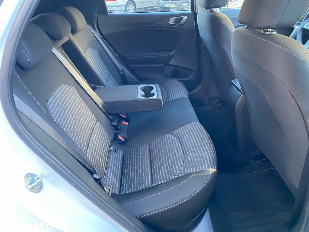 Kia XCeed - 15