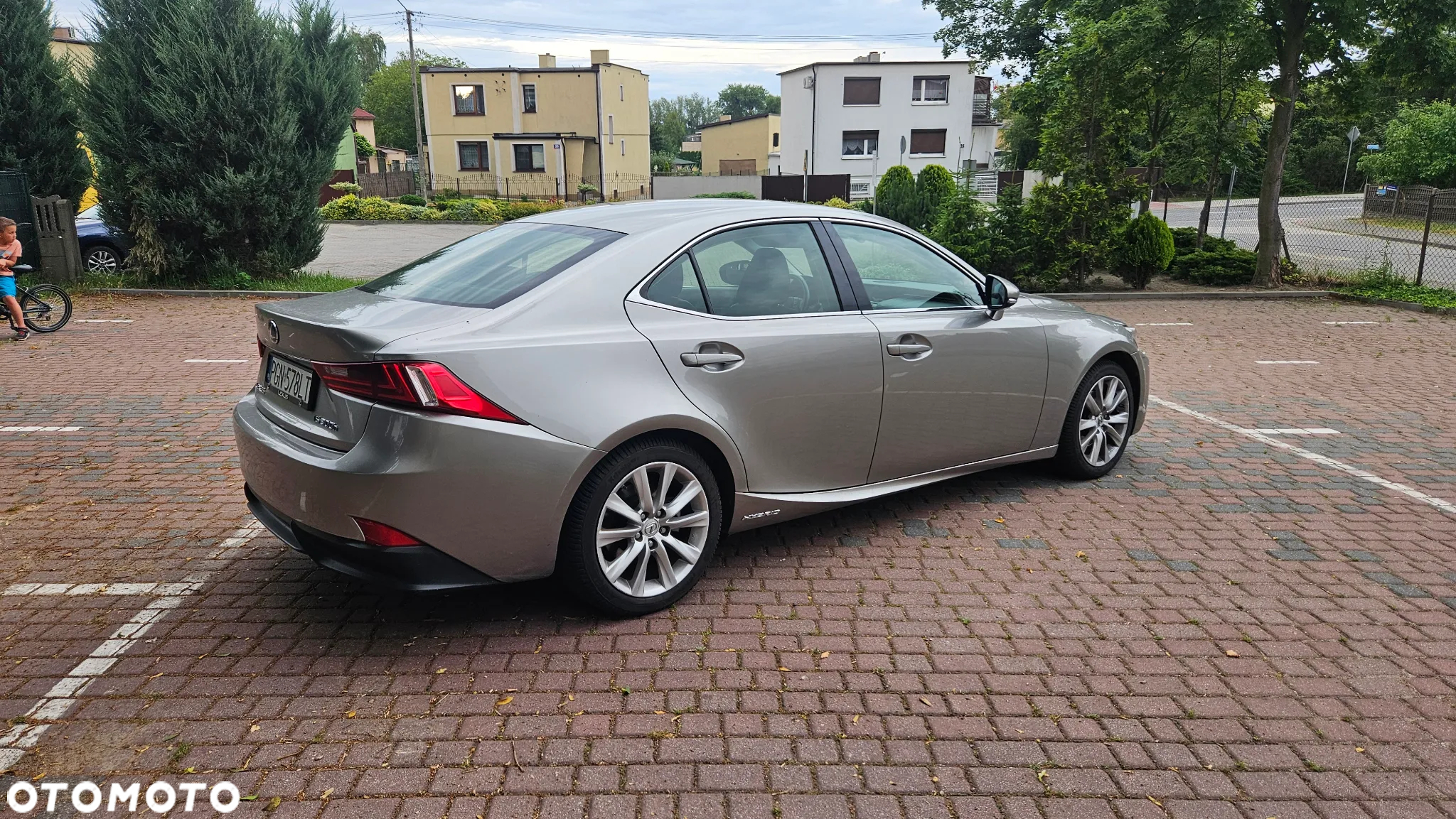 Lexus IS 300h - 5