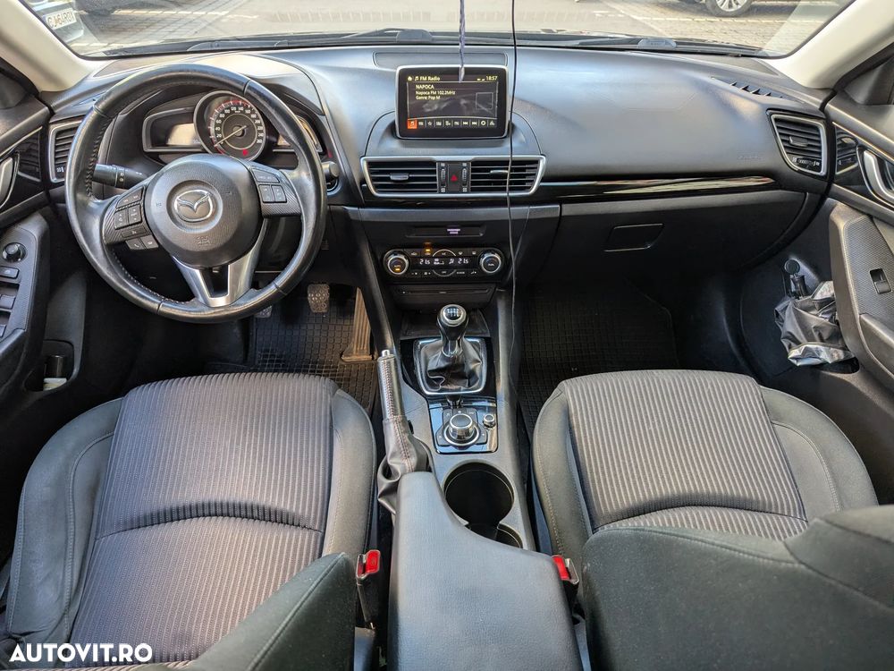 Mazda 3 G120 Attraction - 12