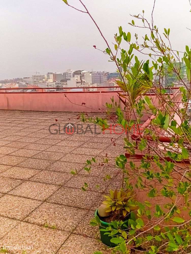 Apartamento T2 com Terraço em Vila Nova de Gaia - Grande imagem: 2/12