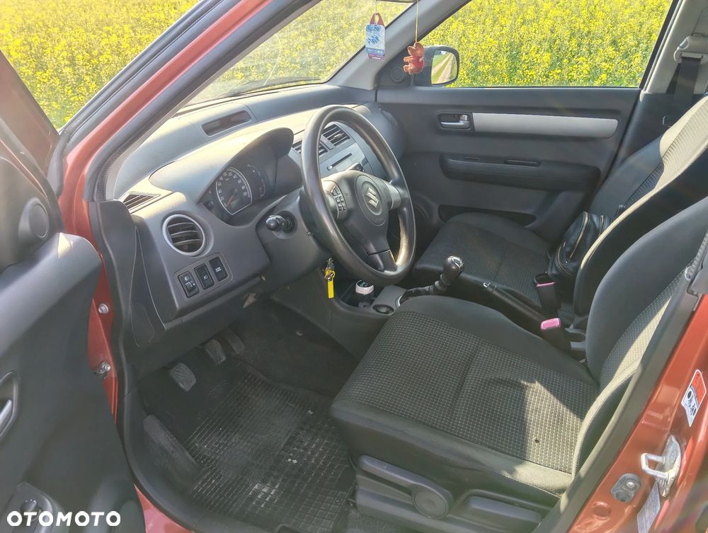 Suzuki Swift - 7