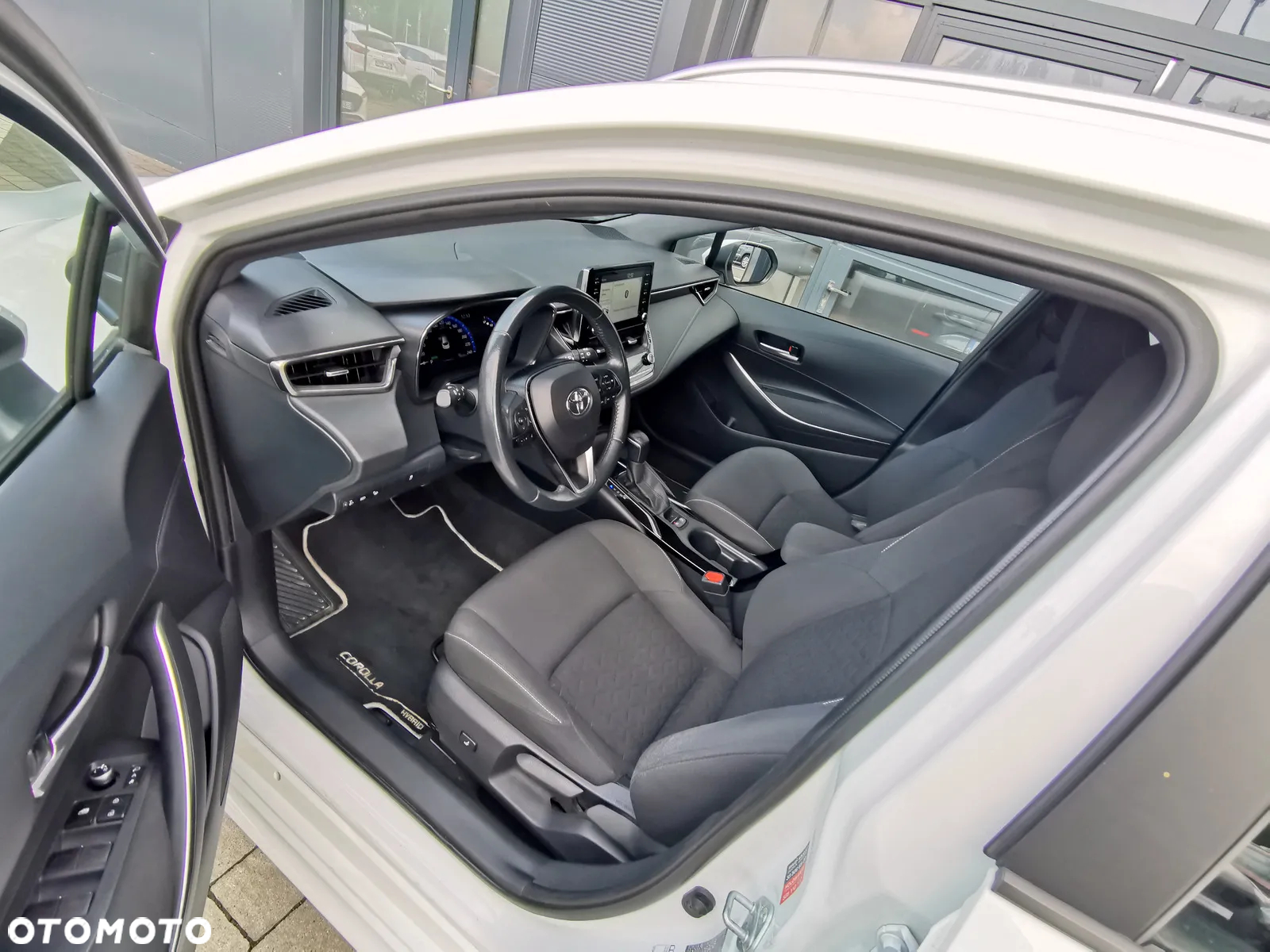 Toyota Corolla 1.8 Hybrid Comfort - 8