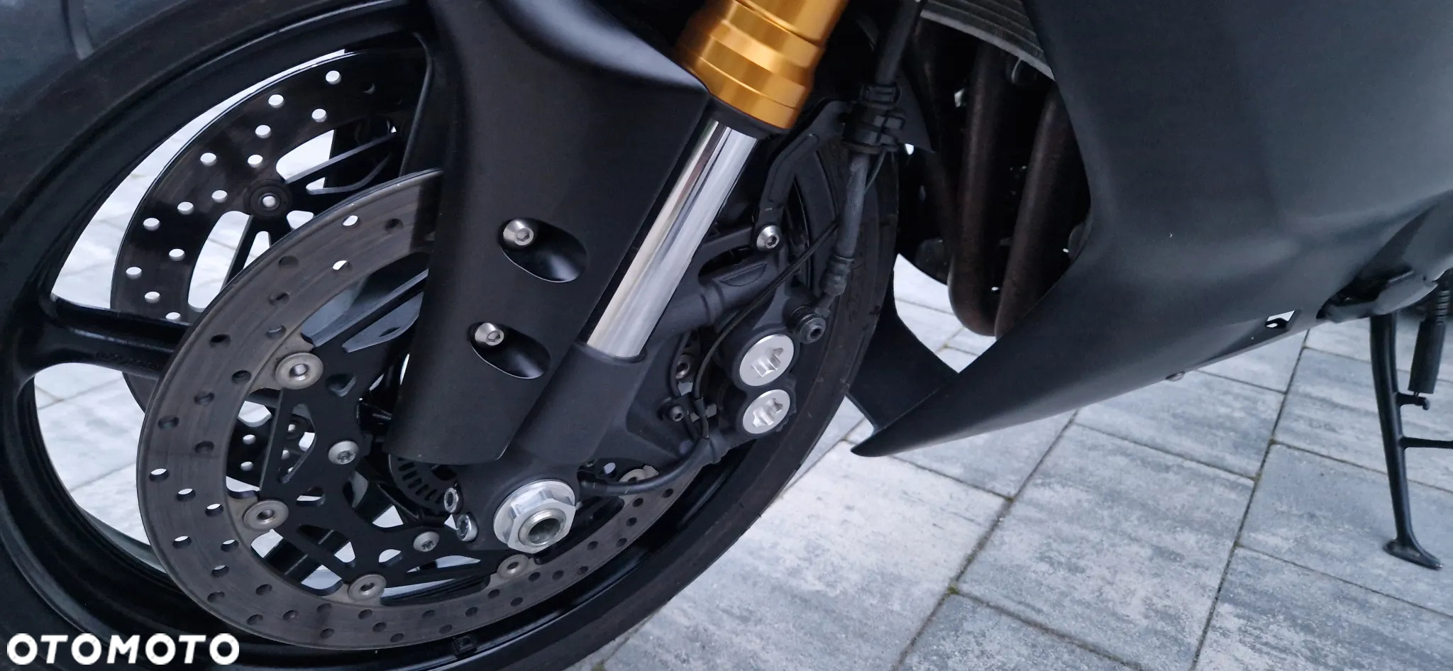Yamaha R6 - 4