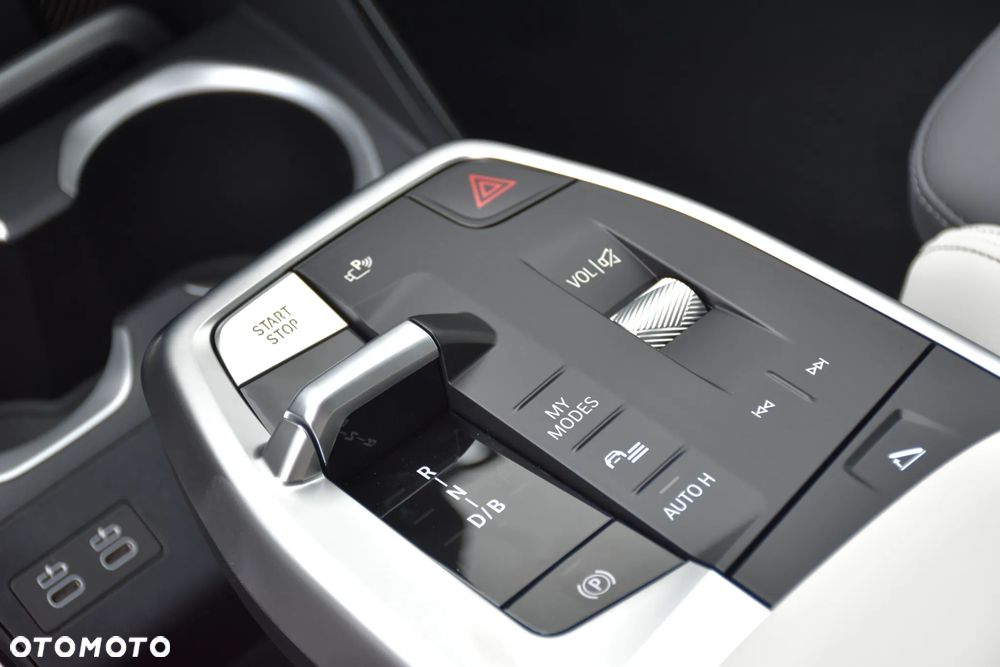 BMW iX1 xDrive30 66.5kWh M Sport Edition - 24