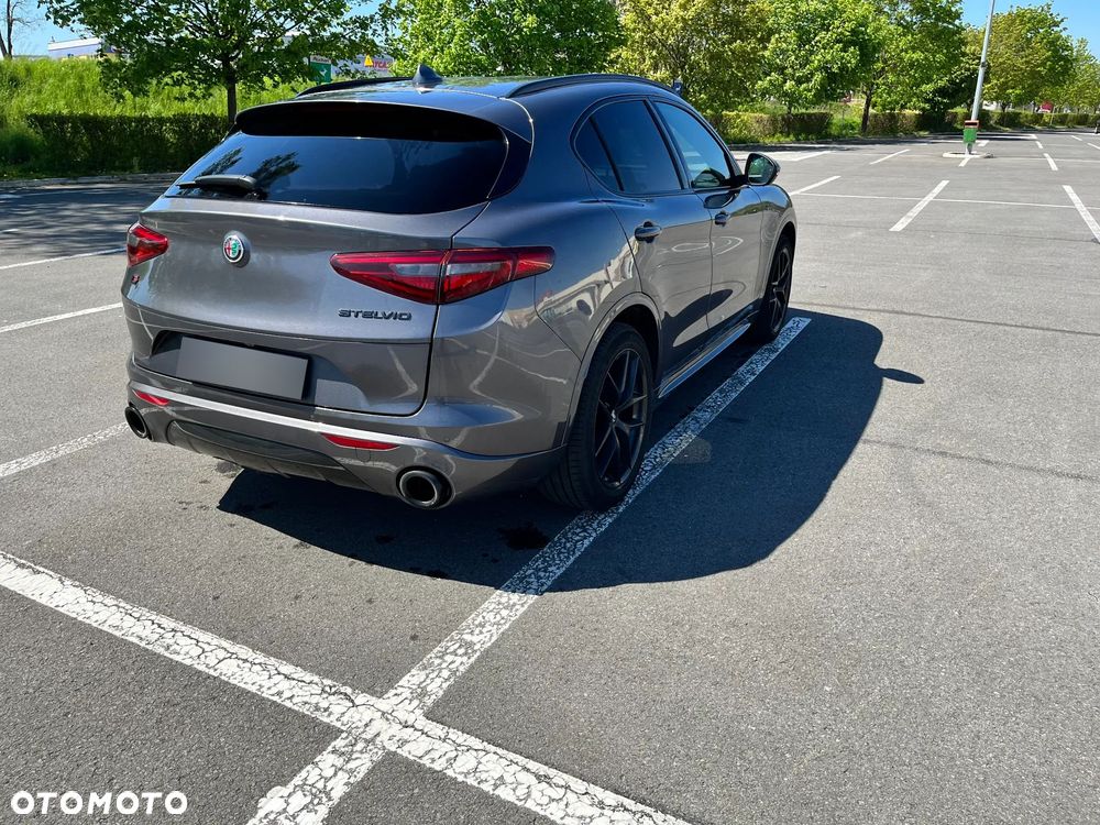 Alfa Romeo Stelvio 2.0 Turbo Veloce Q4 - 4
