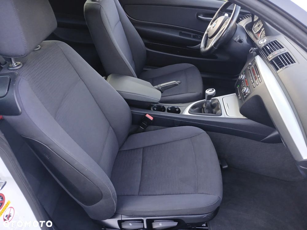 BMW Seria 1 116i - 26
