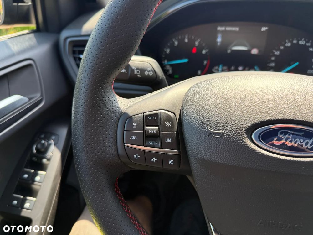 Ford Focus 1.0 EcoBoost mHEV ST-Line X - 22