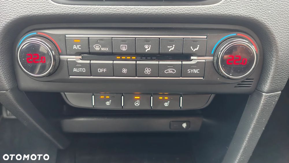 Kia Ceed - 25