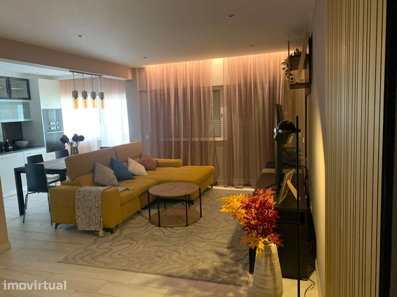 Excelente Apartamento T2 Totalmente Remodelado em Portimão - Grande imagem: 4/25
