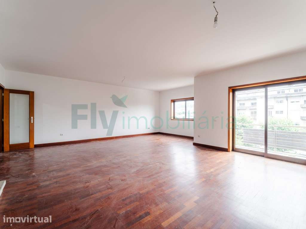 Excelente Apartamento T4 com Suite e Lugar de Garagem para 2 Carros - Grande imagem: 3/57