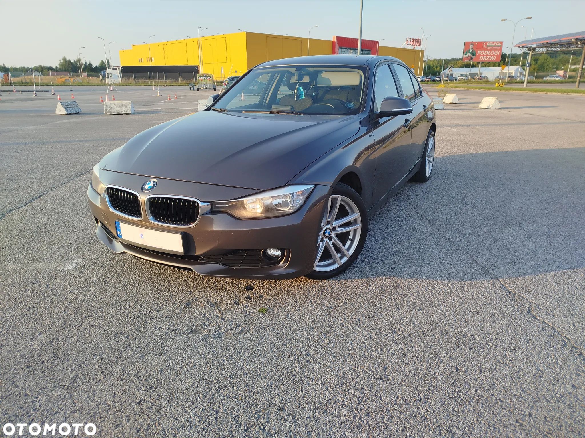 BMW Seria 3 318d - 1