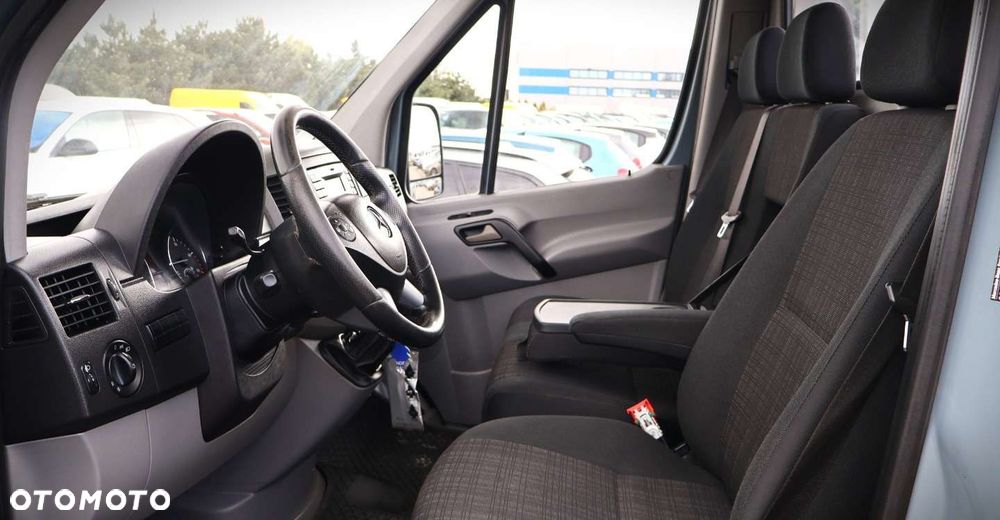 Mercedes-Benz Sprinter - 11