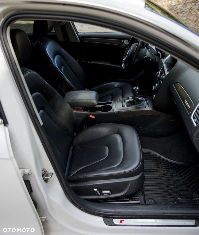Audi A4 Limousine - 12