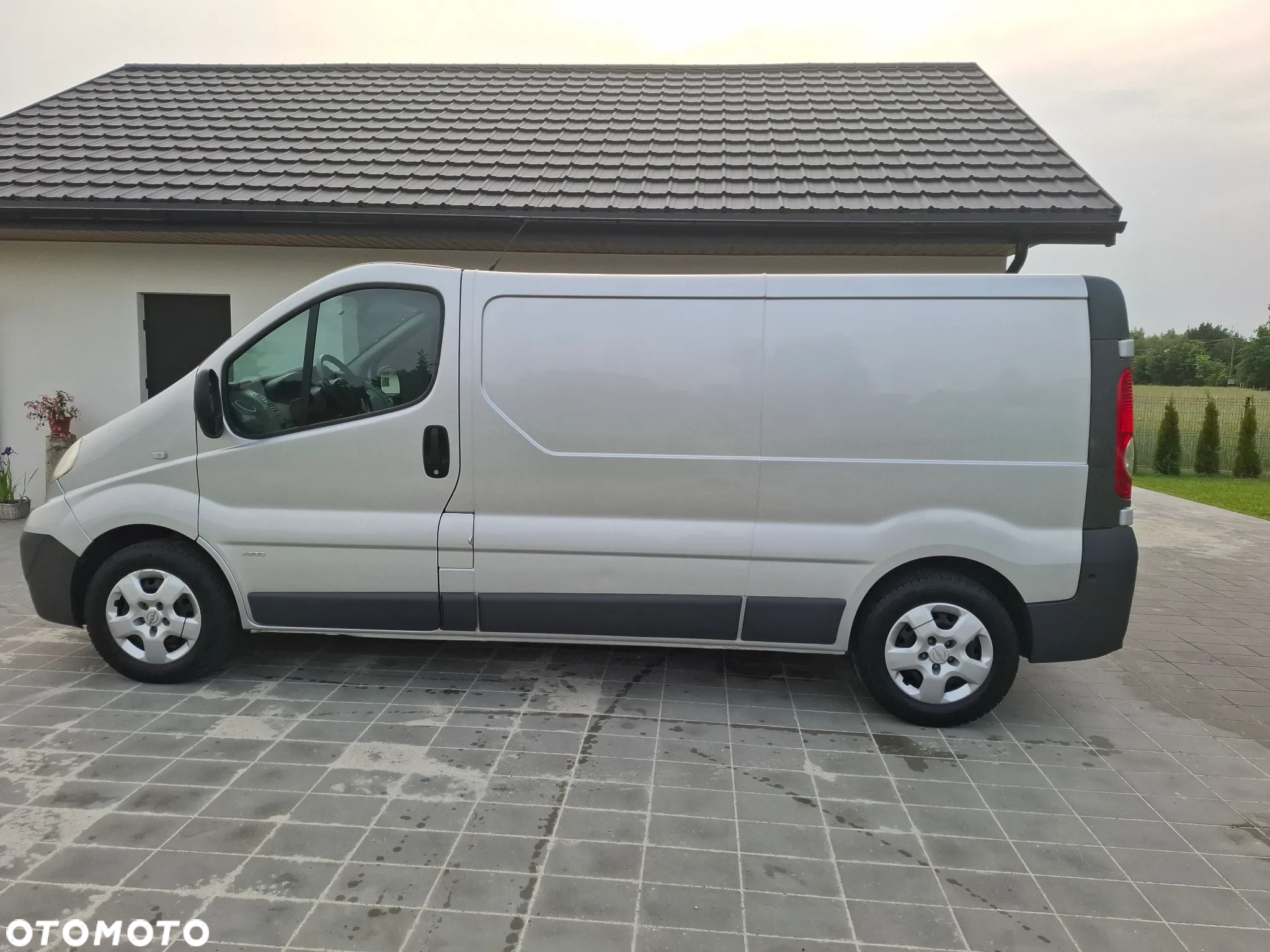 Opel Vivaro - 8