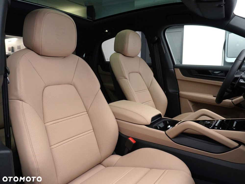 Porsche Cayenne E-Hybrid PHEV Black Edition - 32