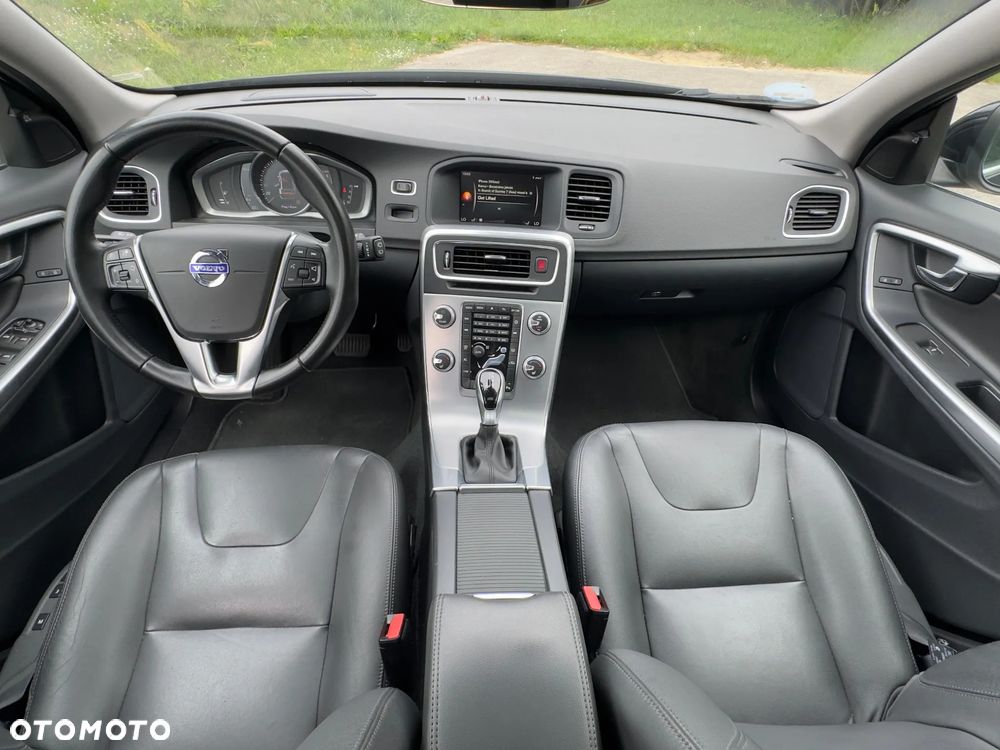 Volvo V60 D4 AWD Drive-E Dynamic Edition (Momentum) - 5