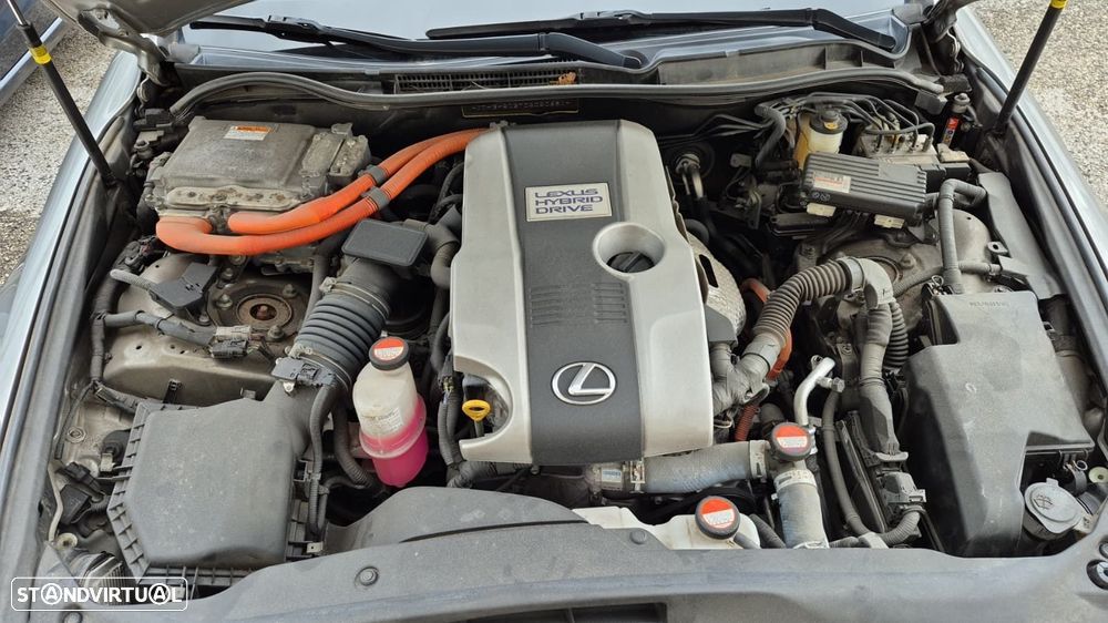 Lexus IS 300H Executive - 33