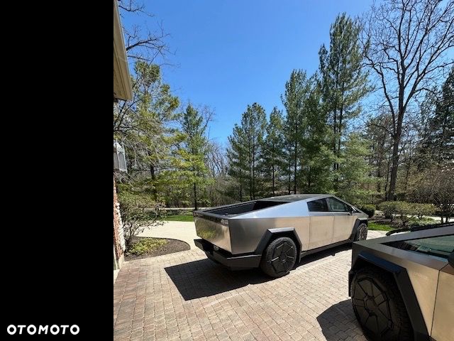 Tesla Cybertruck - 13