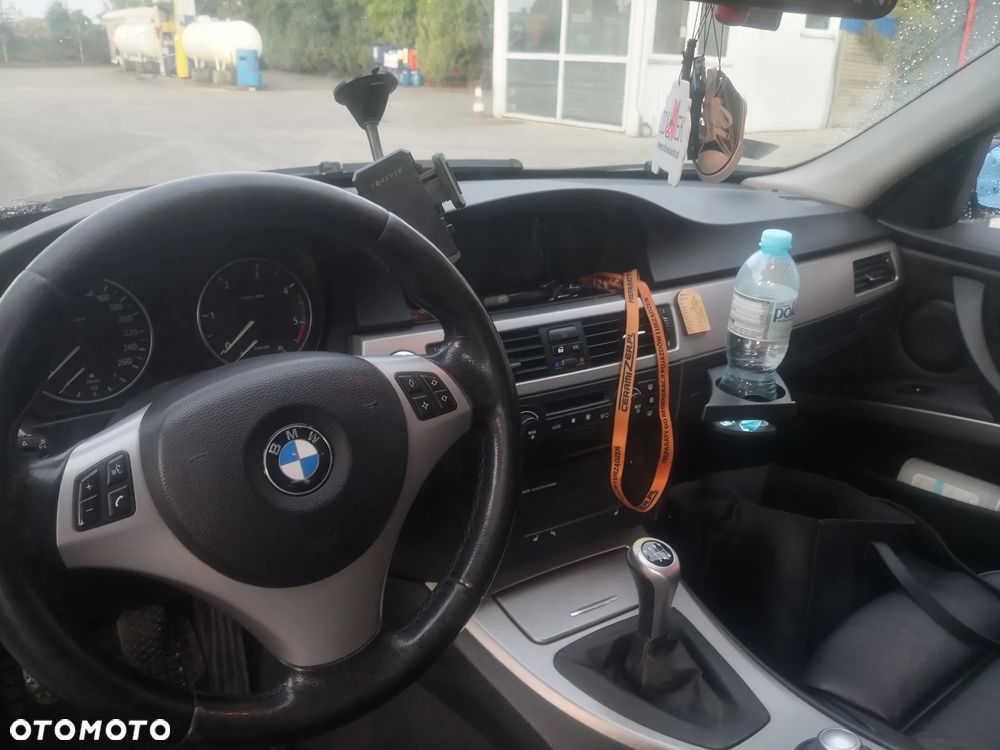 BMW Seria 3 320d DPF Touring Edition Fleet - 11