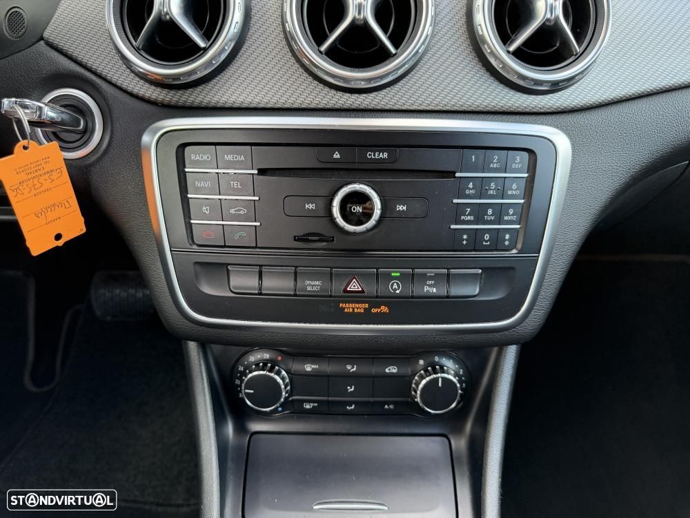 Mercedes-Benz GLA 180 d 7G-DCT Urban - 24