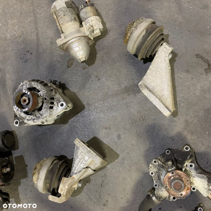 mercedes 2,0 kompressor silnik m111  c e slk clk 200 Osprzęt łapa pompa podstawa - 3