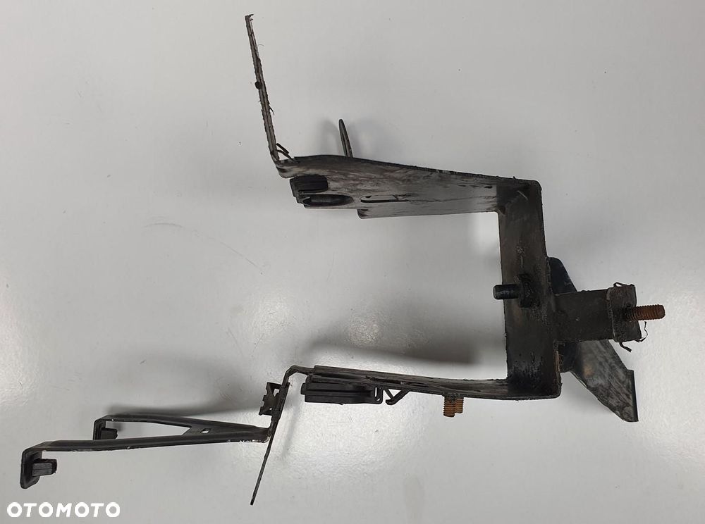 UCHWYT POMPY ABS VW PASSAT B5 W8 3B7614119 - 1