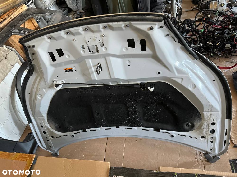Maska przód przednia Mitsubishi Outlander 2022 - 2
