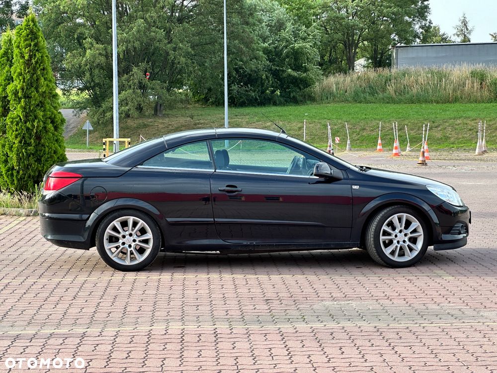 Opel Astra GTC 1.6 - 9