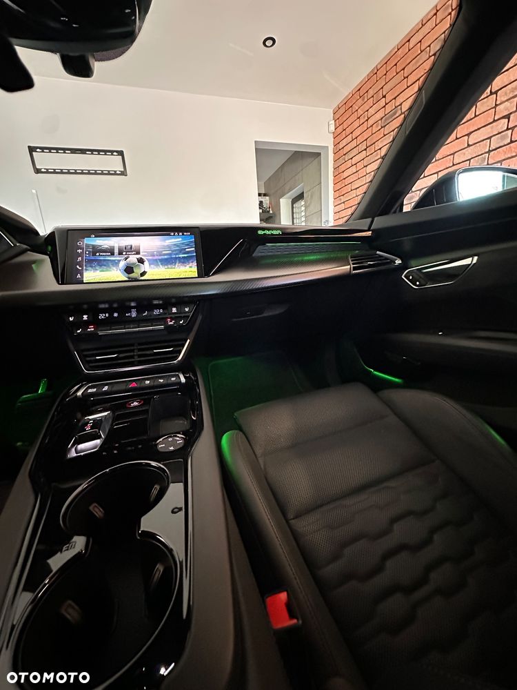 Audi e-tron GT - 15