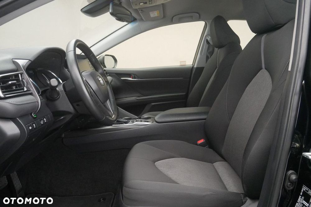 Toyota Camry 2.5 Hybrid Comfort CVT - 12