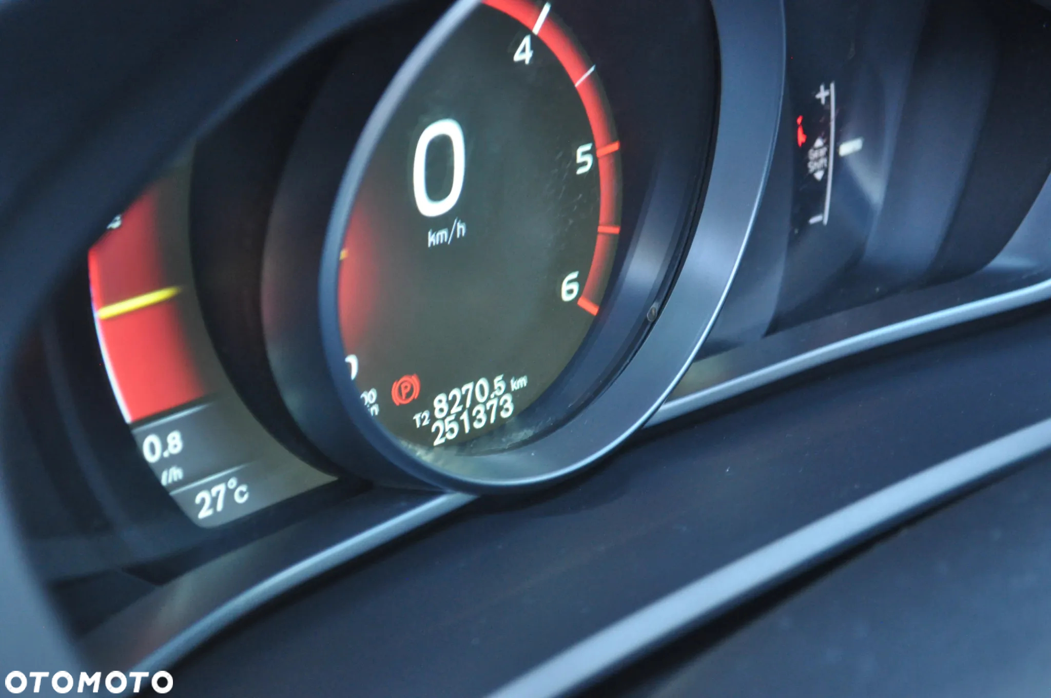 Volvo V40 D4 Drive-E R-Design Summum - 9