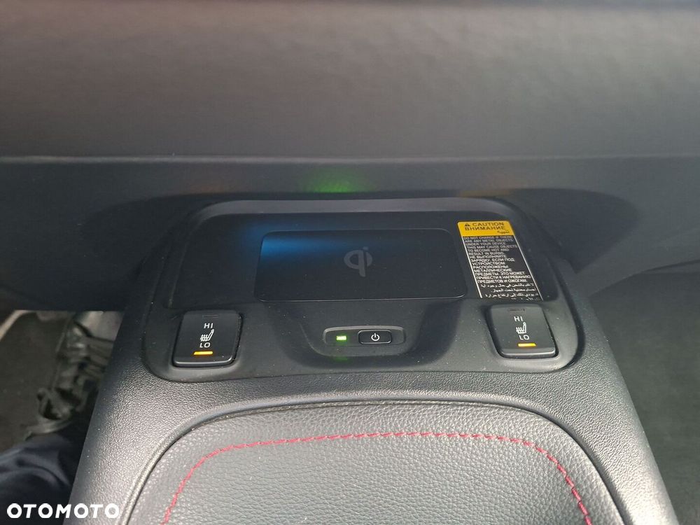 Toyota Corolla 2.0 Hybrid Executive - 19