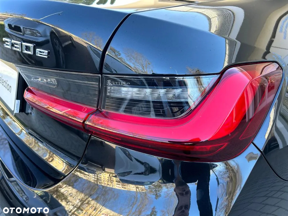 BMW Seria 3 330e PHEV xDrive M Sport - 14