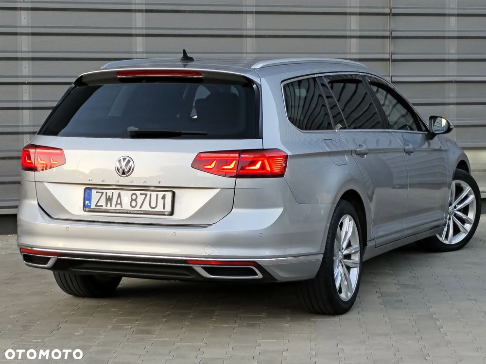 Volkswagen Passat 2.0 TDI Elegance DSG - 24