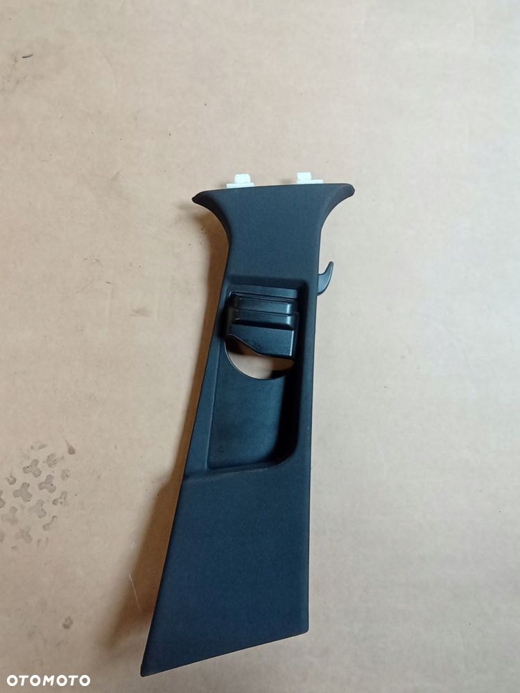 MERCEDES W212 OSŁONA SŁUPKA POSZYCIE PRAWE A2126900425 - 1