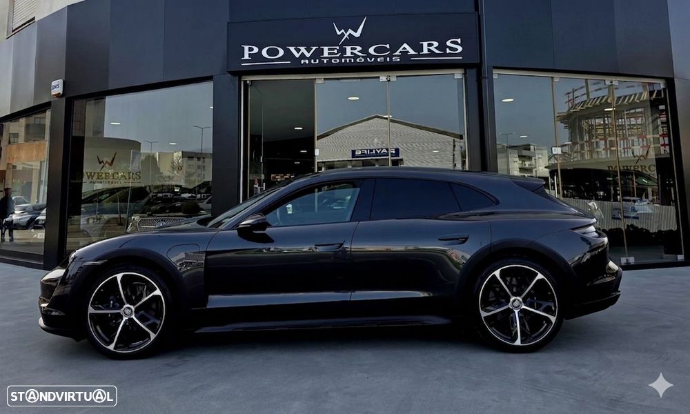 Porsche Taycan Cross Turismo 4 - 17