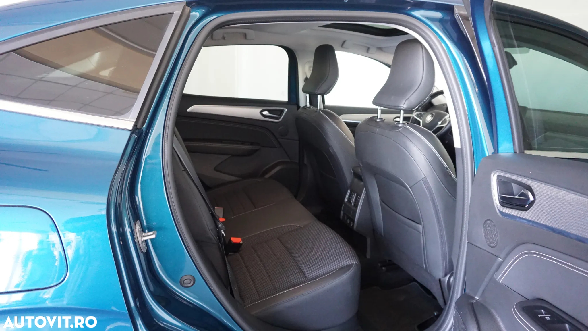 Renault Arkana MHEV 160 EDC Techno - 33
